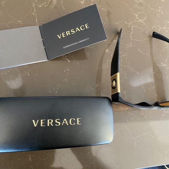 Versace Men’s Sunglasses - Picture 6 of 6